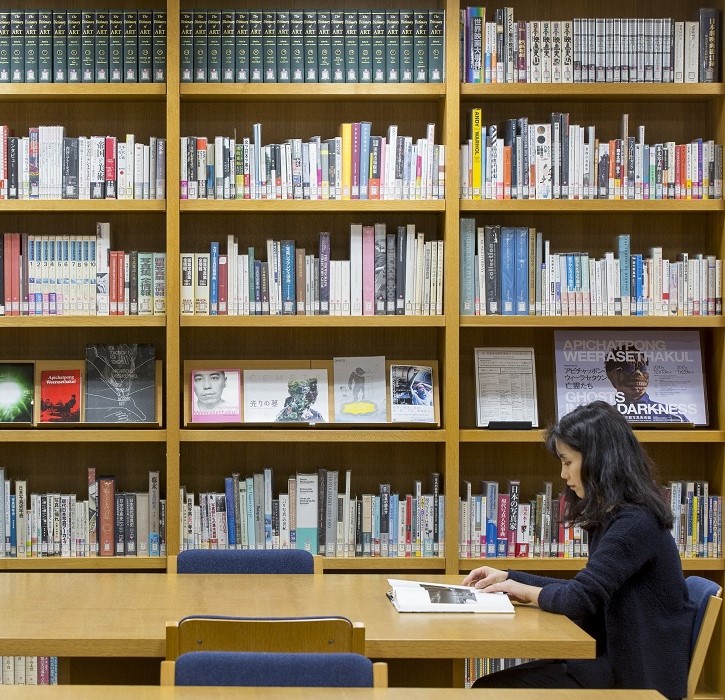 東京都写真美術館図書室3