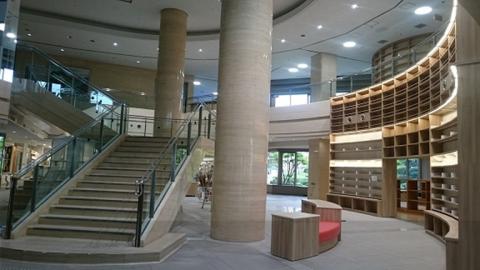 山形県立図書館