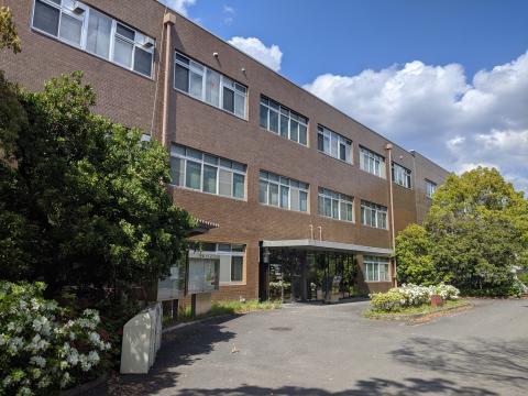 京都工芸繊維大学附属図書館