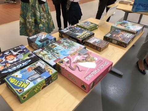 図書館でボードゲーム